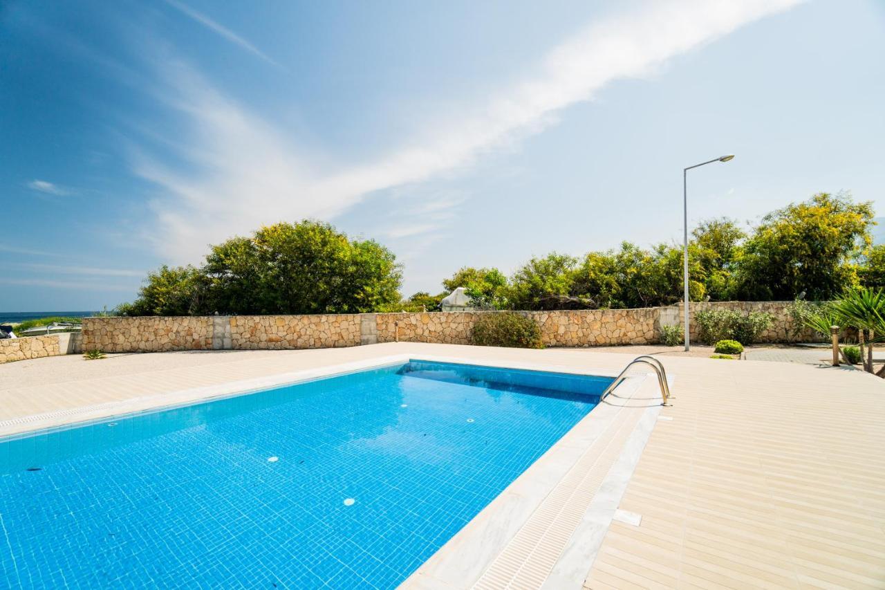 Spacious Three-Bedroom Apartment With Sea View A4 Lapithos  Eksteriør billede